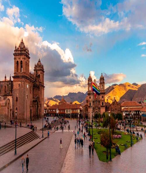 Plaza-de-armas-del-cusco